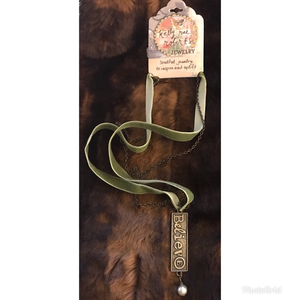 NEW KELLY RAE ROBERTS RIBBON BELIEVE NECKLACE